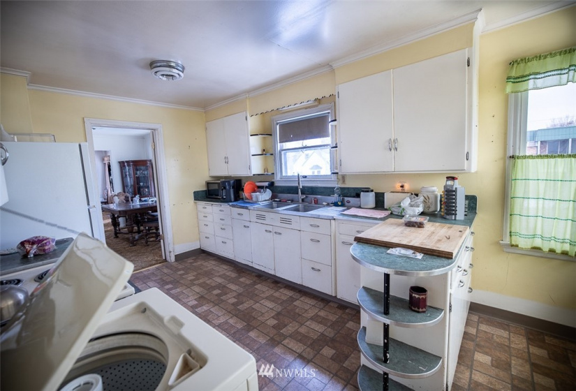 101 Birch, Omak, Washington 98841, ,Residential Income,For Sale,Birch,NWM1881078