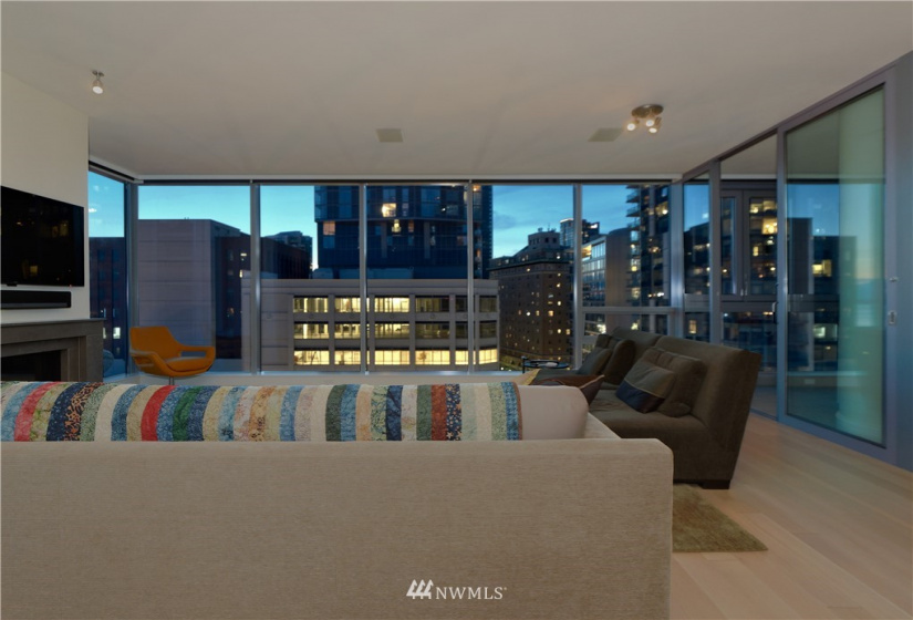 1521 2nd, Seattle, Washington 98101, 2 Bedrooms Bedrooms, ,1 BathroomBathrooms,Residential,For Sale,Fifteen Twenty-One,2nd,NWM1881195