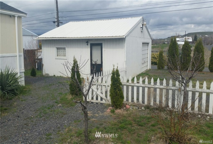 438 3rd, Soap Lake, Washington 98851, 3 Bedrooms Bedrooms, ,2 BathroomsBathrooms,Residential,For Sale,Salome,3rd,NWM1878629