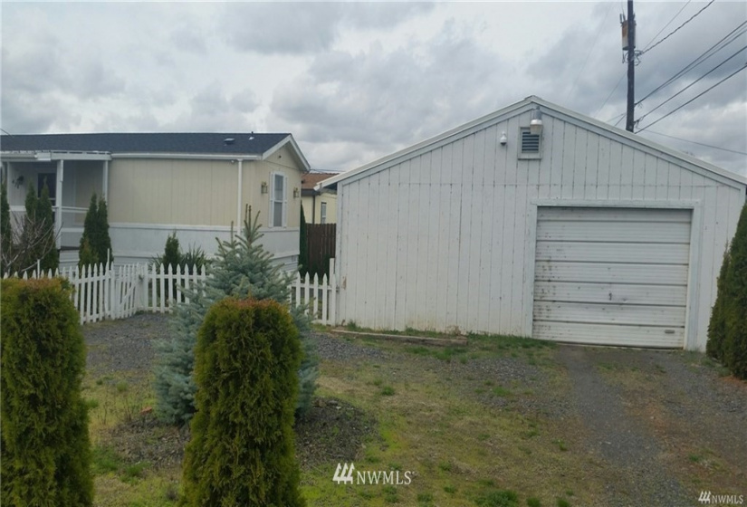 438 3rd, Soap Lake, Washington 98851, 3 Bedrooms Bedrooms, ,2 BathroomsBathrooms,Residential,For Sale,Salome,3rd,NWM1878629