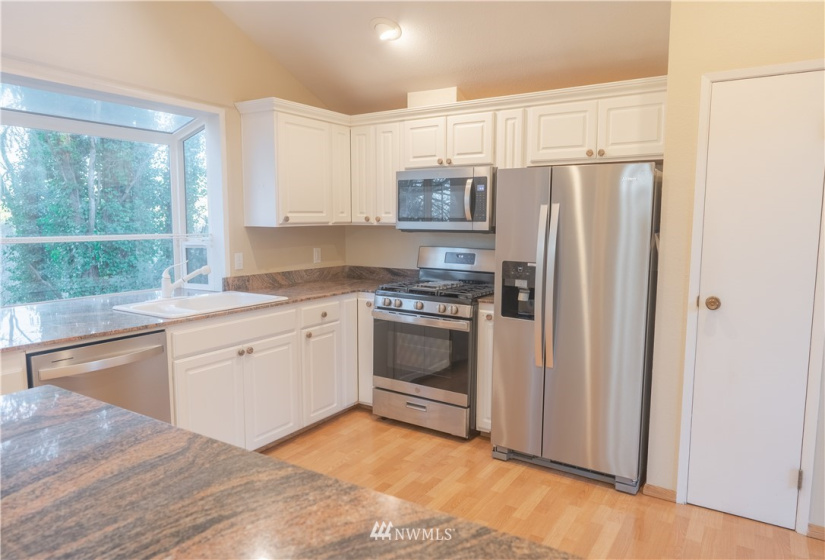 4604 123rd, Bellevue, Washington 98006, 4 Bedrooms Bedrooms, ,2 BathroomsBathrooms,Residential Lease,For Rent,123rd,NWM1881325