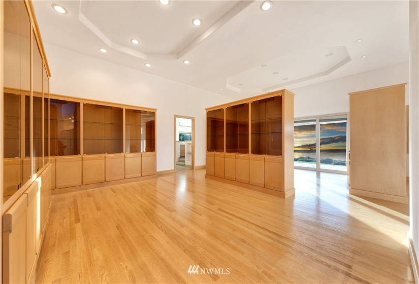 2213 Evergreen Point Road, Medina, Washington 98039, 7 Bedrooms Bedrooms, ,6 BathroomsBathrooms,Residential Lease,For Rent,Evergreen Point Road,NWM1880414