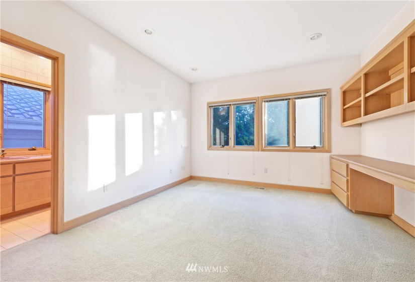 2213 Evergreen Point Road, Medina, Washington 98039, 7 Bedrooms Bedrooms, ,6 BathroomsBathrooms,Residential Lease,For Rent,Evergreen Point Road,NWM1880414