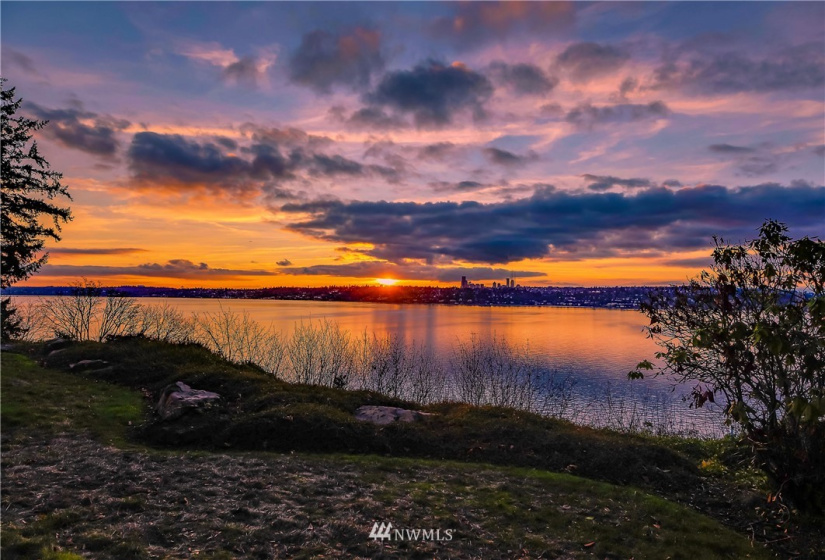 2213 Evergreen Point Road, Medina, Washington 98039, 7 Bedrooms Bedrooms, ,6 BathroomsBathrooms,Residential Lease,For Rent,Evergreen Point Road,NWM1880414