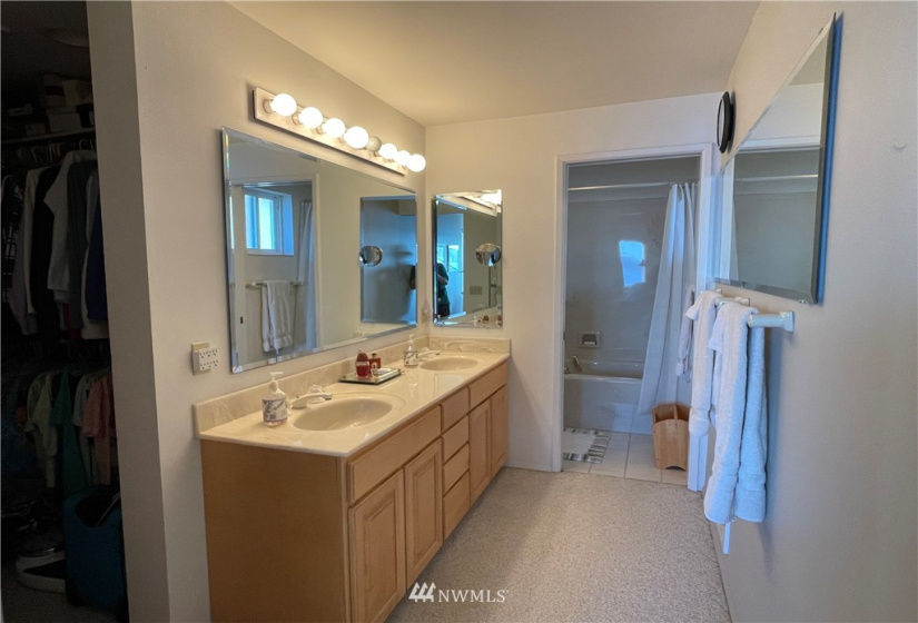 41 H Beach Way, Hat Island, Washington 98206, 3 Bedrooms Bedrooms, ,3 BathroomsBathrooms,Residential,For Sale,Beach Way,NWM1881295