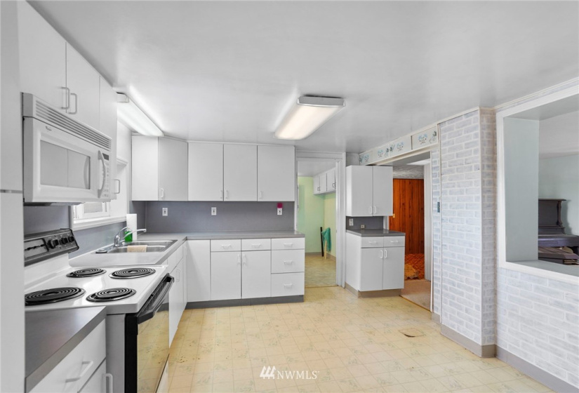 19824 Sands, Colbert, Washington 99005, 2 Bedrooms Bedrooms, ,1 BathroomBathrooms,Residential,For Sale,Sands,NWM1878303