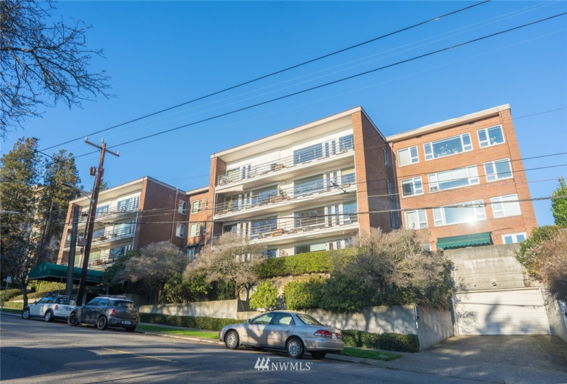 530 Olympic, Seattle, Washington 98119, 1 Bedroom Bedrooms, ,1 BathroomBathrooms,Residential Lease,For Rent,Olympic,NWM1881551