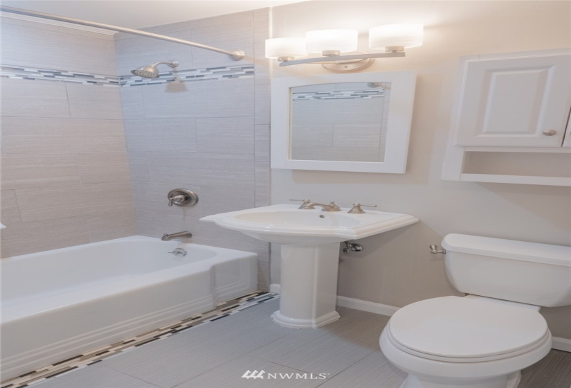 530 Olympic, Seattle, Washington 98119, 1 Bedroom Bedrooms, ,1 BathroomBathrooms,Residential Lease,For Rent,Olympic,NWM1881551