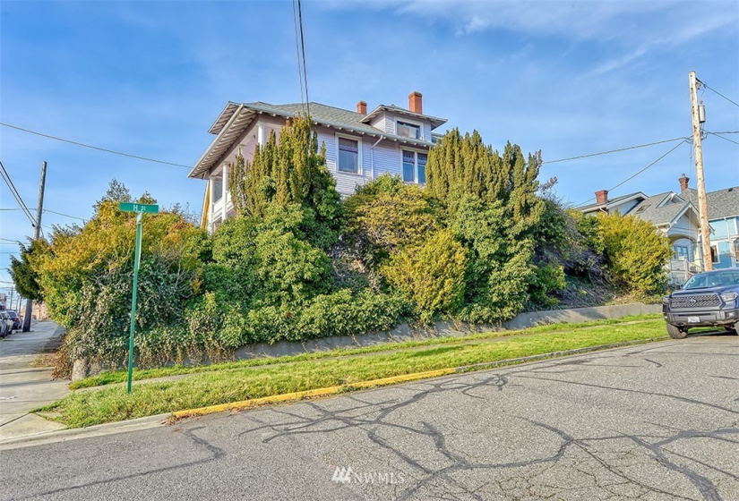 1200 Holly, Bellingham, Washington 98225, 4 Bedrooms Bedrooms, ,2 BathroomsBathrooms,Residential,For Sale,Holly,NWM1881596