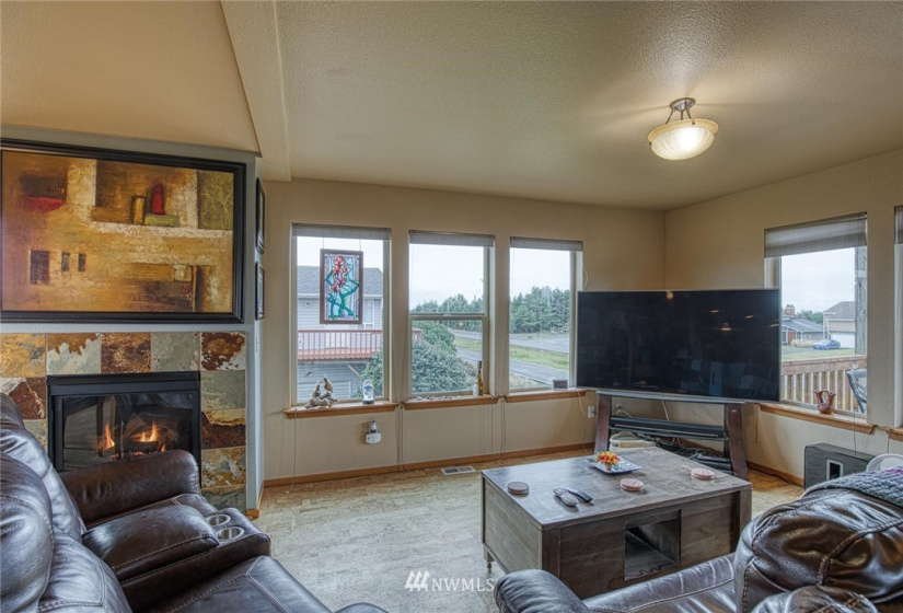 660 Ocean Shores, Ocean Shores, Washington 98569, 4 Bedrooms Bedrooms, ,3 BathroomsBathrooms,Residential,For Sale,10,Ocean Shores,NWM1879414