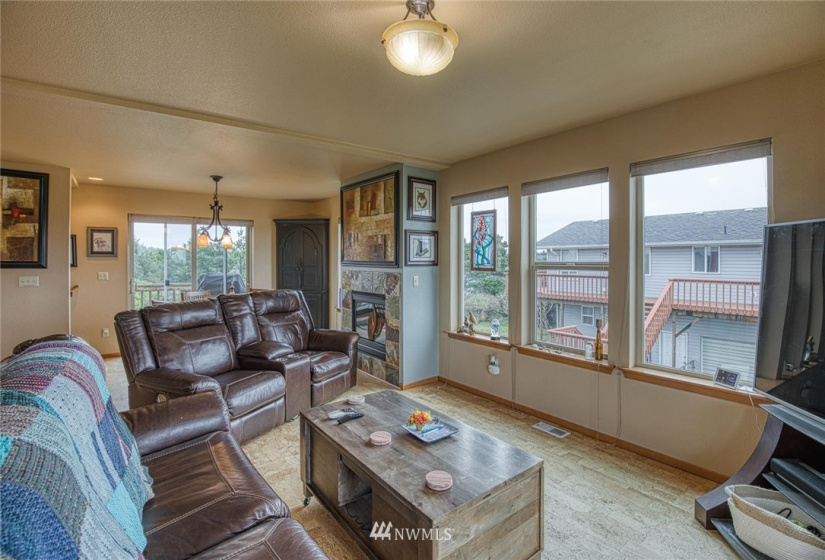 660 Ocean Shores, Ocean Shores, Washington 98569, 4 Bedrooms Bedrooms, ,3 BathroomsBathrooms,Residential,For Sale,10,Ocean Shores,NWM1879414