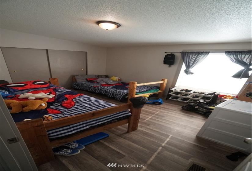 1193 Highway 7, Oroville, Washington 98844, 5 Bedrooms Bedrooms, ,2 BathroomsBathrooms,Residential,For Sale,Highway 7,NWM1881643