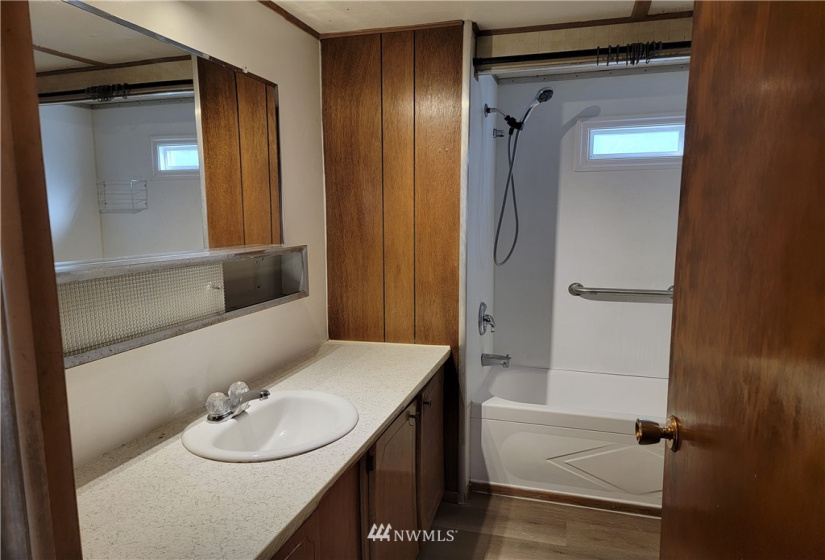 411 Grove, Shelton, Washington 98584, 2 Bedrooms Bedrooms, ,1 BathroomBathrooms,Manufactured In Park,For Sale,Grove,NWM1881576