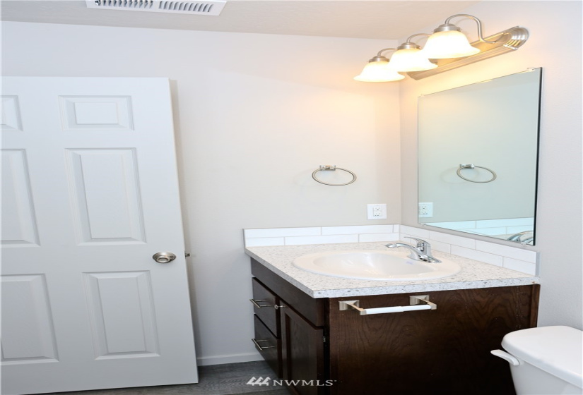 1025 Mt Baker, Othello, Washington 99344, 3 Bedrooms Bedrooms, ,2 BathroomsBathrooms,Residential,For Sale,Sandhill Estate Phase 3,Mt Baker,NWM1880864