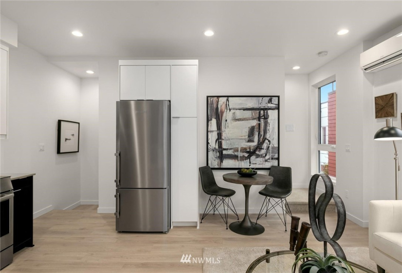 716 C 11th, Seattle, Washington 98102, 2 Bedrooms Bedrooms, ,1 BathroomBathrooms,Residential,For Sale,11th,NWM1881882