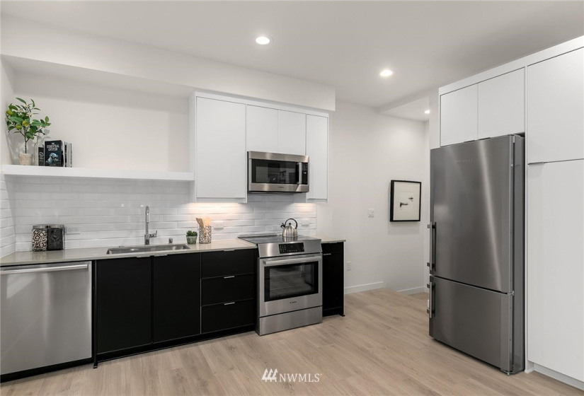 716 C 11th, Seattle, Washington 98102, 2 Bedrooms Bedrooms, ,1 BathroomBathrooms,Residential,For Sale,11th,NWM1881882