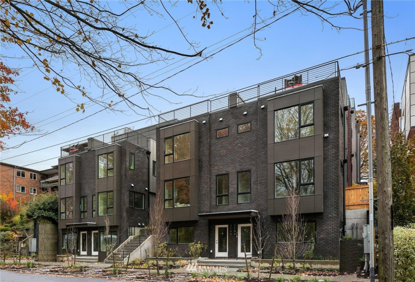 716 C 11th, Seattle, Washington 98102, 2 Bedrooms Bedrooms, ,1 BathroomBathrooms,Residential,For Sale,11th,NWM1881882