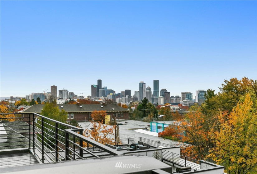 716 C 11th, Seattle, Washington 98102, 2 Bedrooms Bedrooms, ,1 BathroomBathrooms,Residential,For Sale,11th,NWM1881882