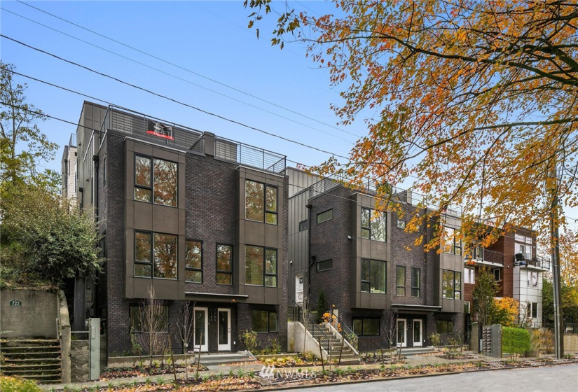 716 C 11th, Seattle, Washington 98102, 2 Bedrooms Bedrooms, ,1 BathroomBathrooms,Residential,For Sale,11th,NWM1881882