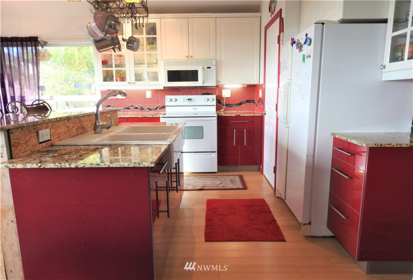 30812 J, Ocean Park, Washington 98640, 2 Bedrooms Bedrooms, ,1 BathroomBathrooms,Residential,For Sale,DV-3,J,NWM1881906