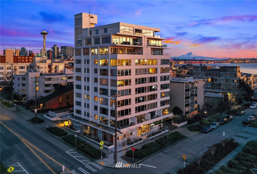 415 Mercer, Seattle, Washington 98119, 3 Bedrooms Bedrooms, ,1 BathroomBathrooms,Residential,For Sale,Mercer West,Mercer,NWM1877589