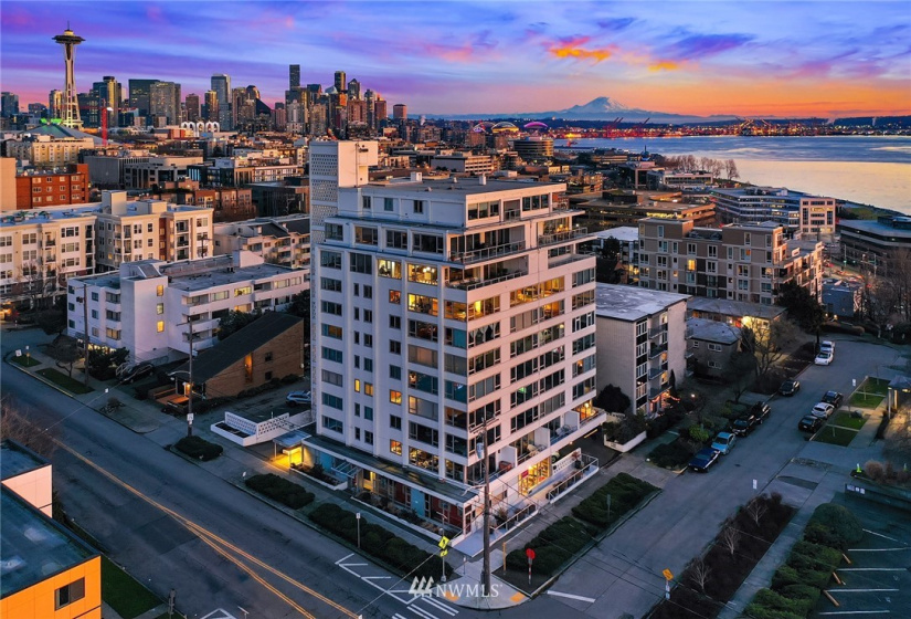415 Mercer, Seattle, Washington 98119, 3 Bedrooms Bedrooms, ,1 BathroomBathrooms,Residential,For Sale,Mercer West,Mercer,NWM1877589