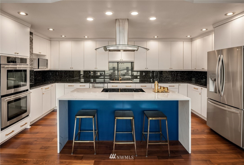 415 Mercer, Seattle, Washington 98119, 3 Bedrooms Bedrooms, ,1 BathroomBathrooms,Residential,For Sale,Mercer West,Mercer,NWM1877589