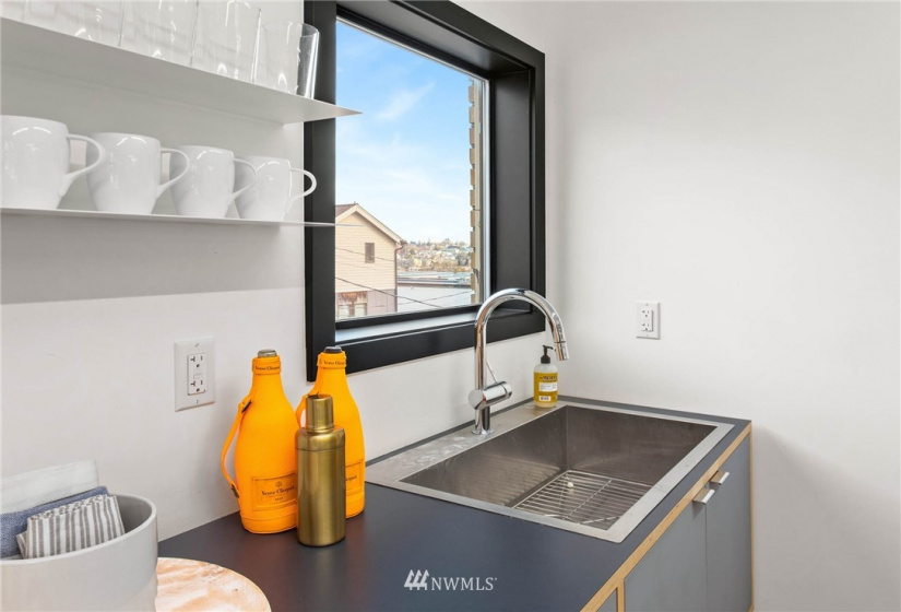 1628 Dexter, Seattle, Washington 98109, ,Commercial Sale,For Sale,Dexter,NWM1881316