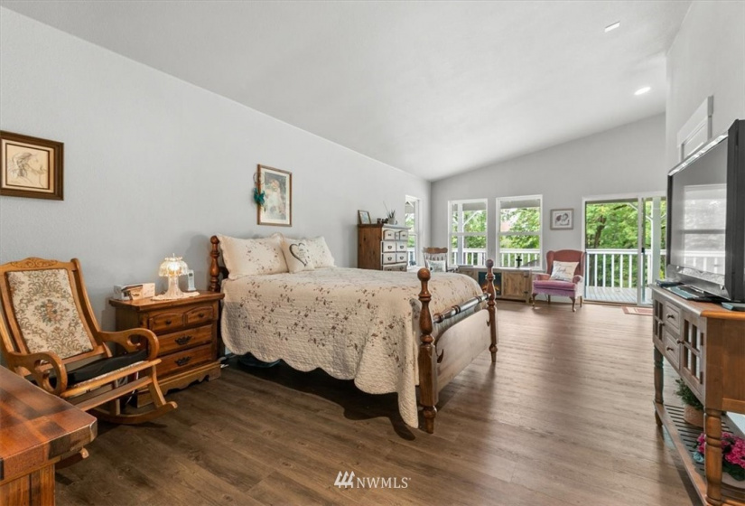 34709 Thomas, Eatonville, Washington 98328, 4 Bedrooms Bedrooms, ,4 BathroomsBathrooms,Residential,For Sale,Thomas,NWM1881207