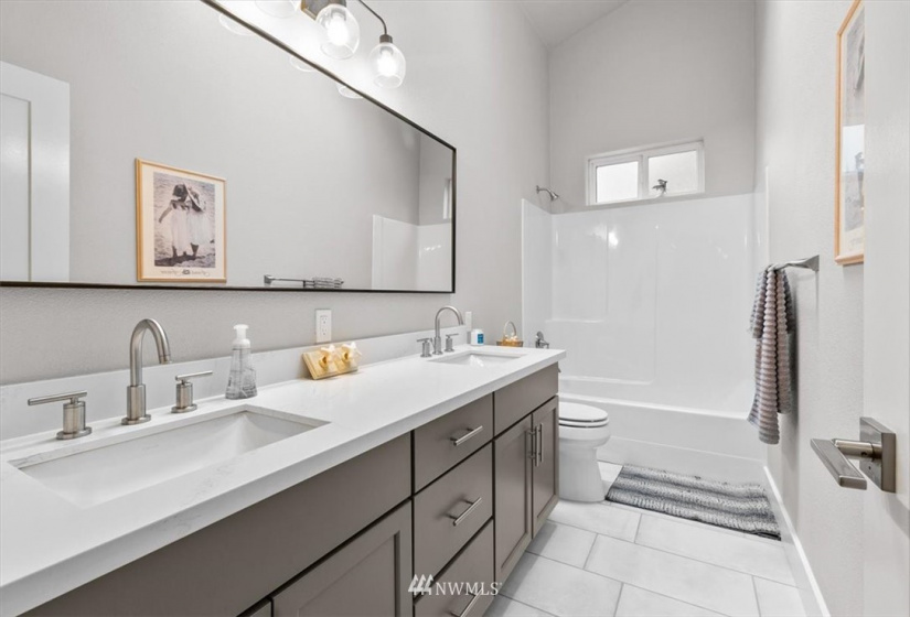 34709 Thomas, Eatonville, Washington 98328, 4 Bedrooms Bedrooms, ,4 BathroomsBathrooms,Residential,For Sale,Thomas,NWM1881207