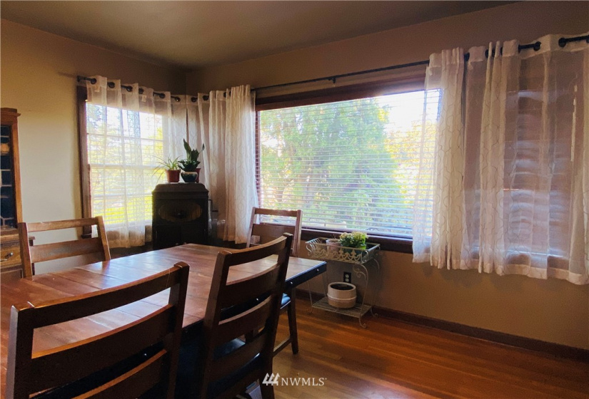 214 Orchard, Eatonville, Washington 98328, 5 Bedrooms Bedrooms, ,2 BathroomsBathrooms,Residential,For Sale,Orchard,NWM1882165