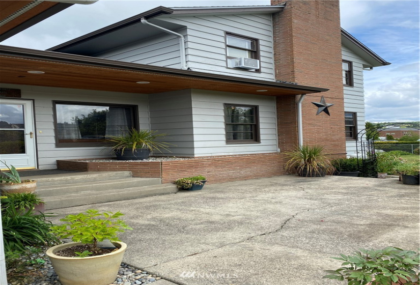 214 Orchard, Eatonville, Washington 98328, 5 Bedrooms Bedrooms, ,2 BathroomsBathrooms,Residential,For Sale,Orchard,NWM1882165