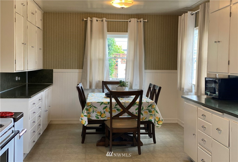 214 Orchard, Eatonville, Washington 98328, 5 Bedrooms Bedrooms, ,2 BathroomsBathrooms,Residential,For Sale,Orchard,NWM1882165