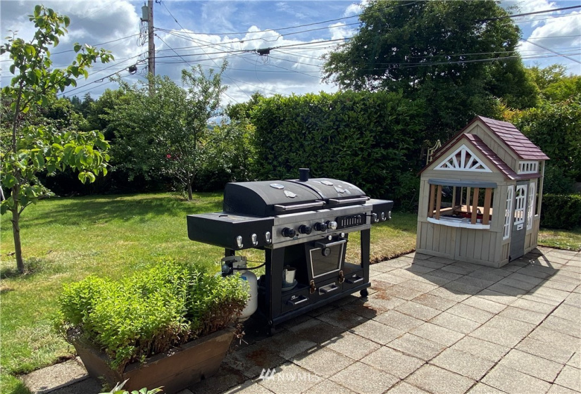 214 Orchard, Eatonville, Washington 98328, 5 Bedrooms Bedrooms, ,2 BathroomsBathrooms,Residential,For Sale,Orchard,NWM1882165