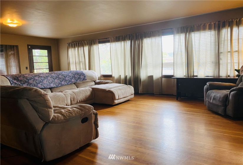 214 Orchard, Eatonville, Washington 98328, 5 Bedrooms Bedrooms, ,2 BathroomsBathrooms,Residential,For Sale,Orchard,NWM1882165