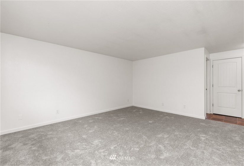 813 Woodford, Kent, Washington 98031, 2 Bedrooms Bedrooms, ,Residential Lease,For Rent,Woodford,NWM1882250