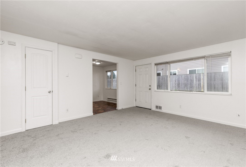 813 Woodford, Kent, Washington 98031, 2 Bedrooms Bedrooms, ,Residential Lease,For Rent,Woodford,NWM1882250