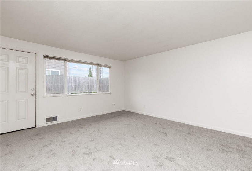 813 Woodford, Kent, Washington 98031, 2 Bedrooms Bedrooms, ,Residential Lease,For Rent,Woodford,NWM1882250