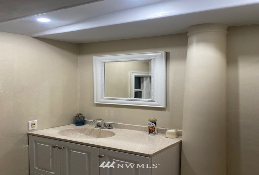 2424 260th, Kent, Washington 98032, 2 Bedrooms Bedrooms, ,1 BathroomBathrooms,Manufactured In Park,For Sale,260th,NWM1882270