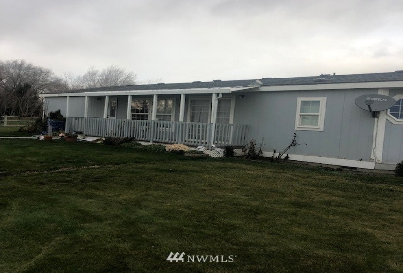 18845 Division.5, Soap Lake, Washington 98851, 3 Bedrooms Bedrooms, ,2 BathroomsBathrooms,Residential,For Sale,Division.5,NWM1881368