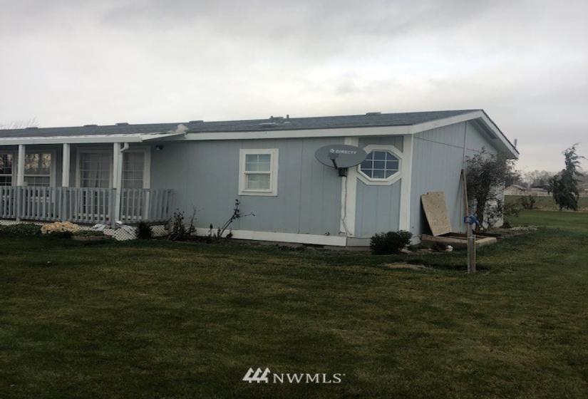 18845 Division.5, Soap Lake, Washington 98851, 3 Bedrooms Bedrooms, ,2 BathroomsBathrooms,Residential,For Sale,Division.5,NWM1881368