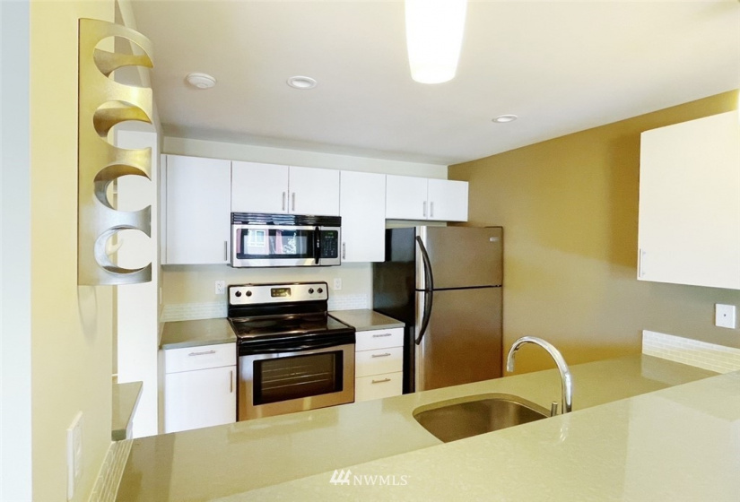 15132 82nd, Redmond, Washington 98052, 1 Bedroom Bedrooms, ,Residential Lease,For Rent,82nd,NWM1882306