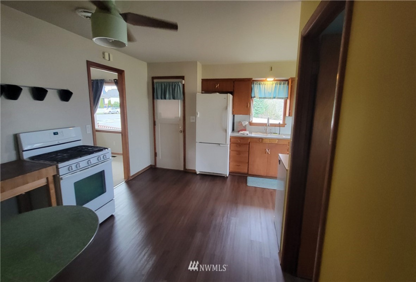 2101 Rockefeller, Everett, Washington 98201, 3 Bedrooms Bedrooms, ,1 BathroomBathrooms,Residential Lease,For Rent,Rockefeller,NWM1882256