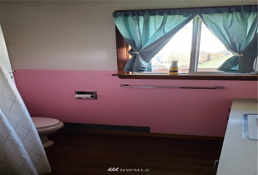 2101 Rockefeller, Everett, Washington 98201, 3 Bedrooms Bedrooms, ,1 BathroomBathrooms,Residential Lease,For Rent,Rockefeller,NWM1882256