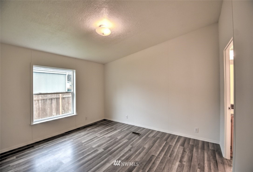 201 Oakview, Centralia, Washington 98531, 4 Bedrooms Bedrooms, ,2 BathroomsBathrooms,Manufactured In Park,For Sale,Oakview,NWM1881992