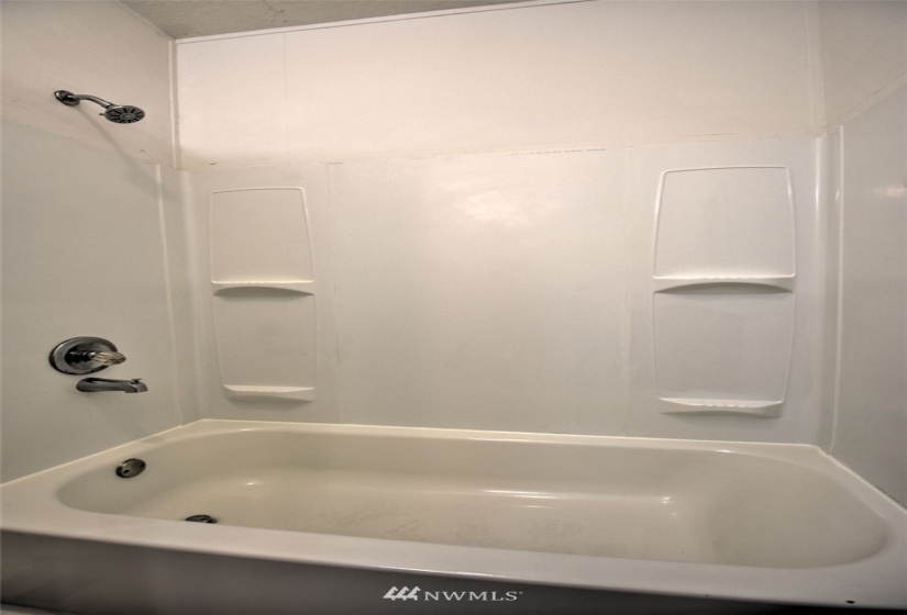 201 Oakview, Centralia, Washington 98531, 4 Bedrooms Bedrooms, ,2 BathroomsBathrooms,Manufactured In Park,For Sale,Oakview,NWM1881992