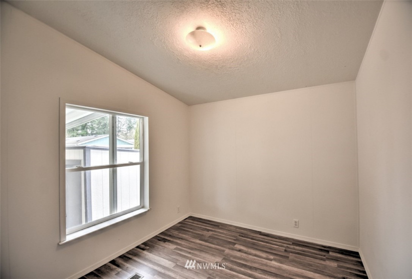 201 Oakview, Centralia, Washington 98531, 4 Bedrooms Bedrooms, ,2 BathroomsBathrooms,Manufactured In Park,For Sale,Oakview,NWM1881992