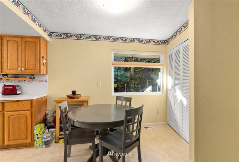 1703 Sherwood, Aberdeen, Washington 98520, 2 Bedrooms Bedrooms, ,2 BathroomsBathrooms,Residential,For Sale,Broadway Heights Second Add,Sherwood,NWM1881990