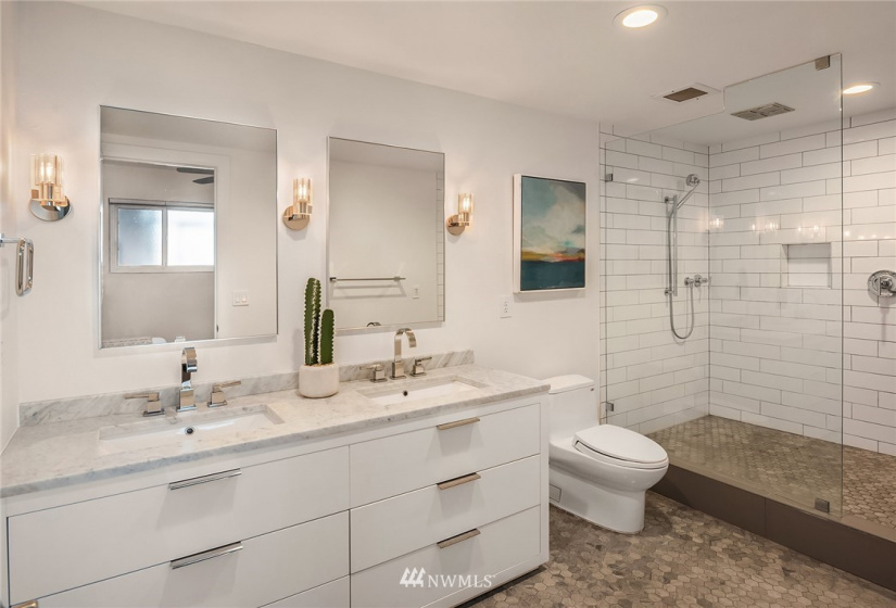 415 Mercer, Seattle, Washington 98119, 3 Bedrooms Bedrooms, ,1 BathroomBathrooms,Residential,For Sale,Mercer West,Mercer,NWM1882349