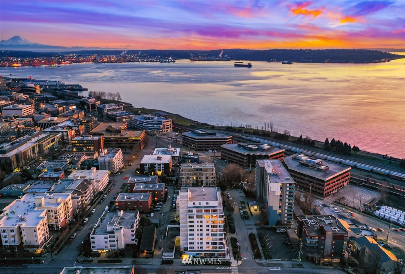 415 Mercer, Seattle, Washington 98119, 3 Bedrooms Bedrooms, ,1 BathroomBathrooms,Residential,For Sale,Mercer West,Mercer,NWM1882349